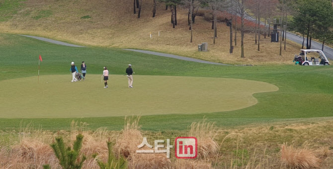 '그린피 역전' 충청지역 대중제 골프장, 회원제보다 더 비싸져