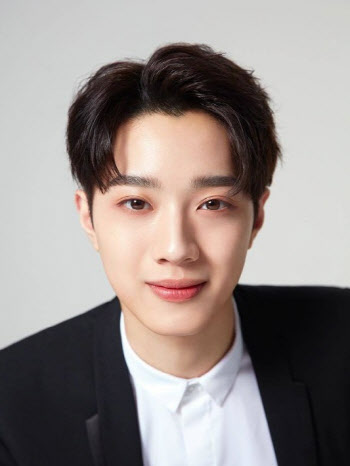 법원 "라이관린, 큐브와 전속계약 무효"