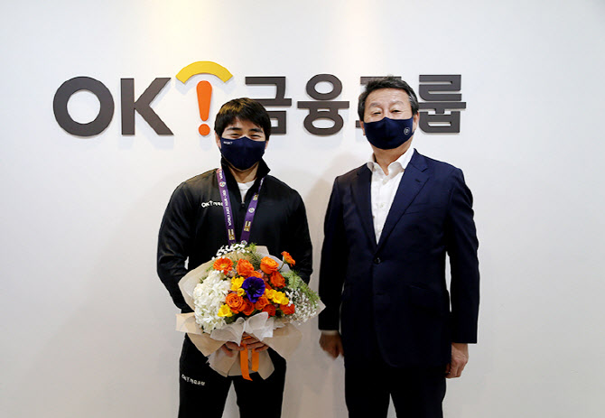 OK금융그룹, 재일동포 유도선수 안창림에 올림픽 포상금 약속