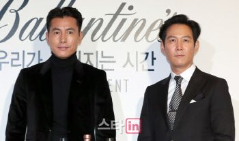 가수→영화 제작자·스태프 코로나 확진자 속출…연예계 비상