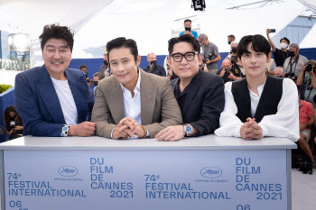 '비상선언' 송강호·이병헌·임시완…칸 영화제 포토콜 빛냈다