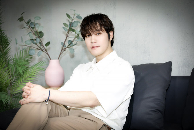 이현 "부모님 같은 방시혁… 영향 많이 받았다"