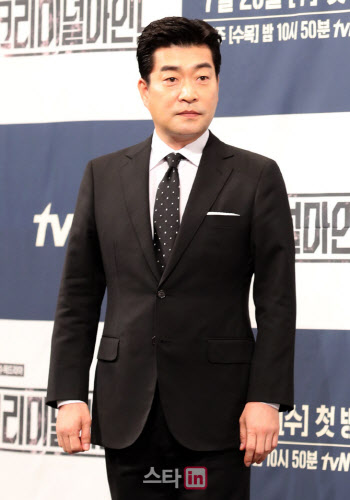 키이스트 "손현주, 전속계약 종료…재계약 체결 NO" 