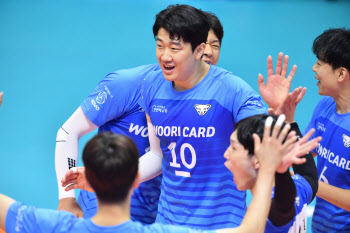 '정규시즌 이어 KOVO컵도 MVP' 나경복 "다음은 챔프전 우승"