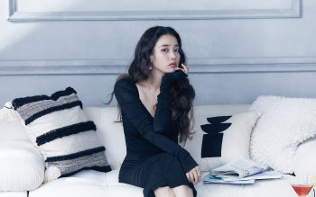 아이유 변신은 무죄…'왕좌의 게임'→'웨스트 월드' 완벽 표현 