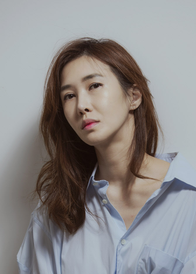 굿맨스토리 "발레리나 출신 윤혜진과 전속계약"