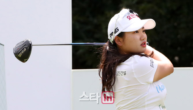 [포토]노승희, 마지막홀 티샷