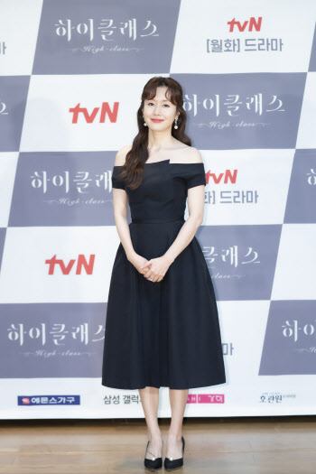 '하이클래스' 김지수 "함께 작업하고 싶었던 조여정, 만나서 반가워"