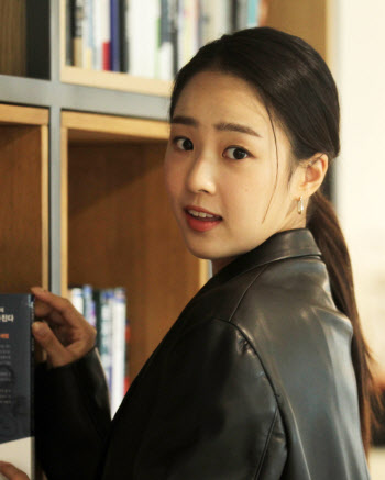 '펜트하우스' 최예빈 "실제론 로나♡석훈 러브라인 응원" ③