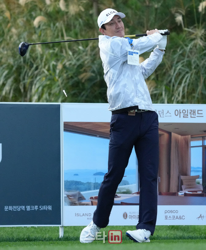 [포토]한정수 '첫 홀 강력한 티샷'