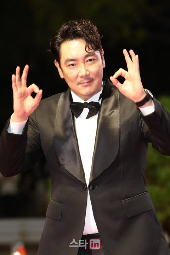 조진웅 "코로나 때문에 혼란…관객 만나니 뭉클해"