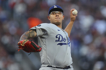 '잘 던지고 때린 우리아스' 다저스, NLDS 2차전 반격...1승1패 원점