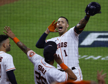 '알투베·코레아 홈런포' 휴스턴, 보스턴 꺾고 ALCS 1차전 기선제압