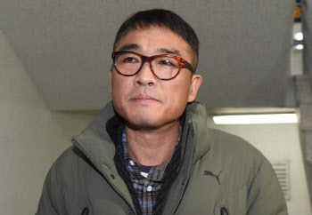 김건모 변호인 “성폭행 무혐의… 진실 밝혀져 다행” (인터뷰)