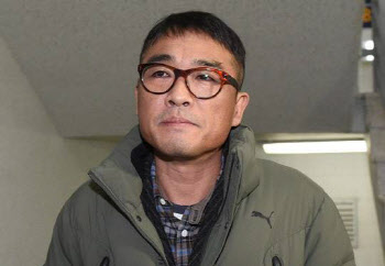 김건모 무혐의 근거는?… "고소인 진술 번복·모순"