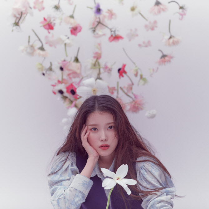 [컴백 SOON] '음원강자' 아이유, 2021년 마지막 장식할까