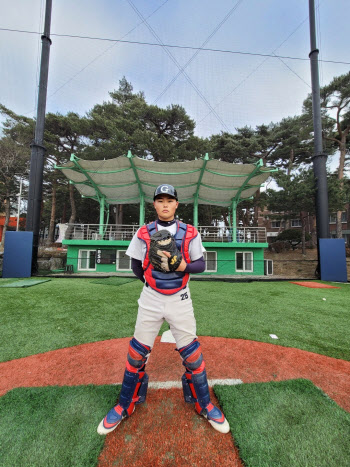 강릉고 2학년 포수 이성오, '미란다장학금' 세 번째 주인공 선정