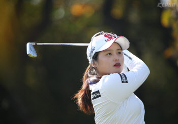 '루키' 최혜진, LPGA 데뷔전 첫날 공동 4위..안나린 47위(종합)