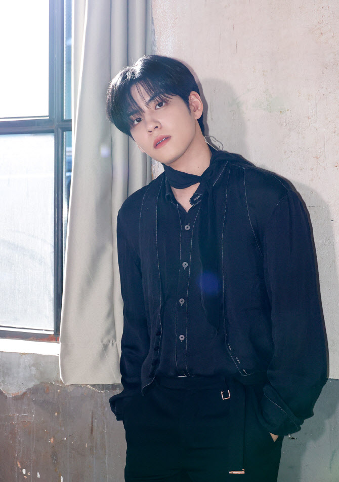 데이식스 원필, 솔로 데뷔 당일 코로나 확진