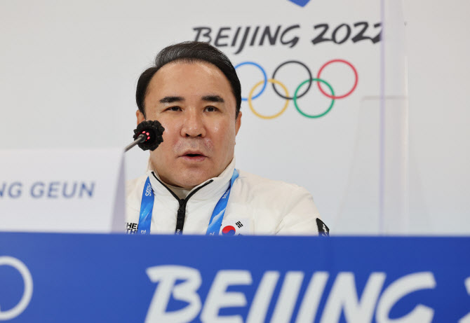 [베이징올림픽]윤홍근 선수단장 "IOC위원장에 직접 항의...보이콧은 없어"