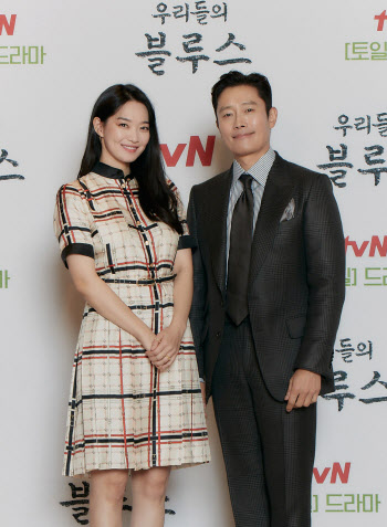 '우리들의 블루스' 이병헌 "풋풋했던 신민아, 깊이 있는 연기에 놀라"