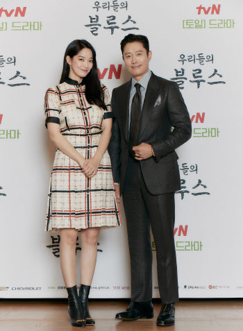 '우리들의 블루스' 신민아 "세번째 만난 이병헌, 더 멋있어져"
