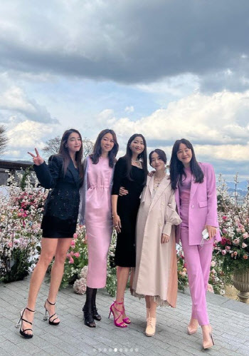 엄지원→공효진, 현빈♡손예진 결혼식 단체샷…신부만큼 예쁜 하객들