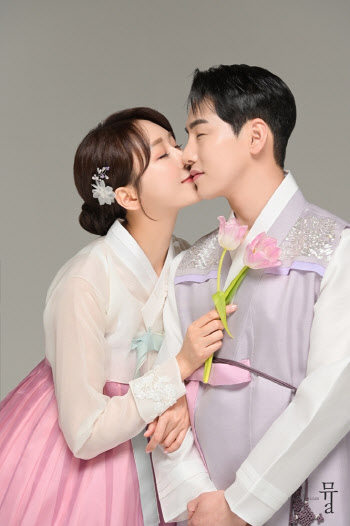 박군·한영, 결혼 앞두고 웨딩사진 공개