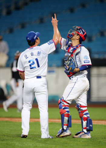 '6회말 5득점 빅이닝' 삼성, LG에 짜릿 역전승...3연패 탈출