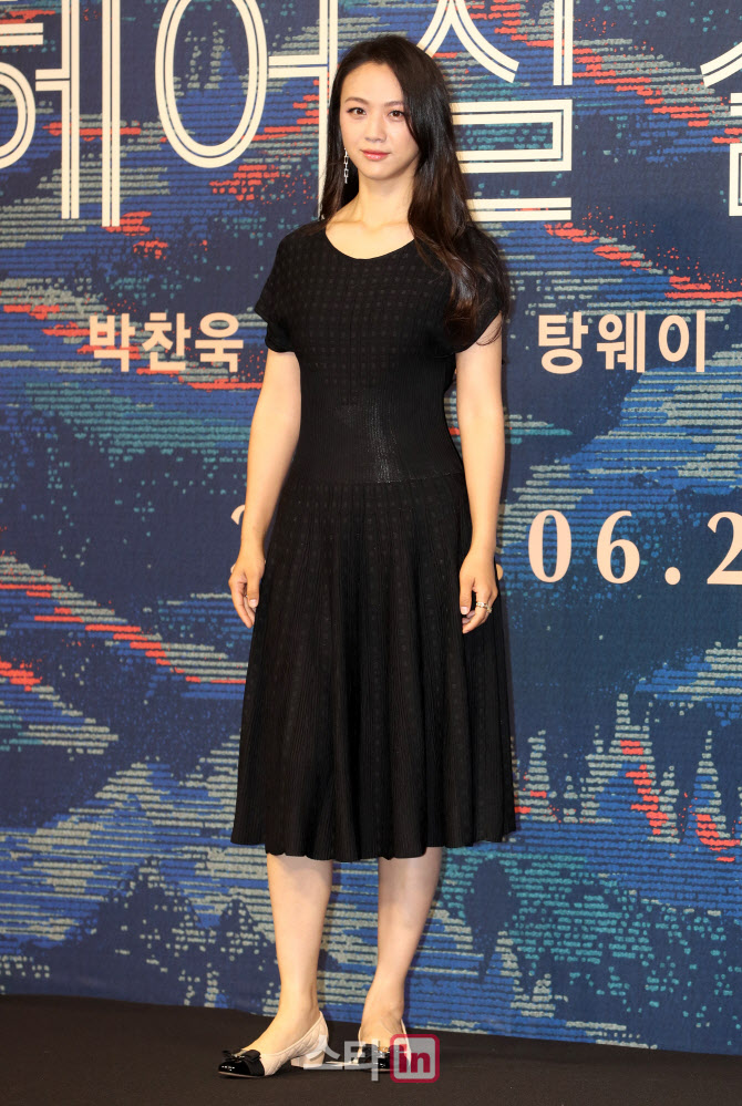 [포토]배우 탕웨이, '영화 '헤어질 결심'에서 만나요!
