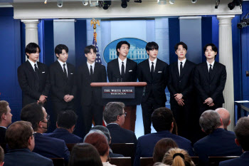 "BTS 영향력, 음악 뛰어넘는다"… 美 언론 대서특필