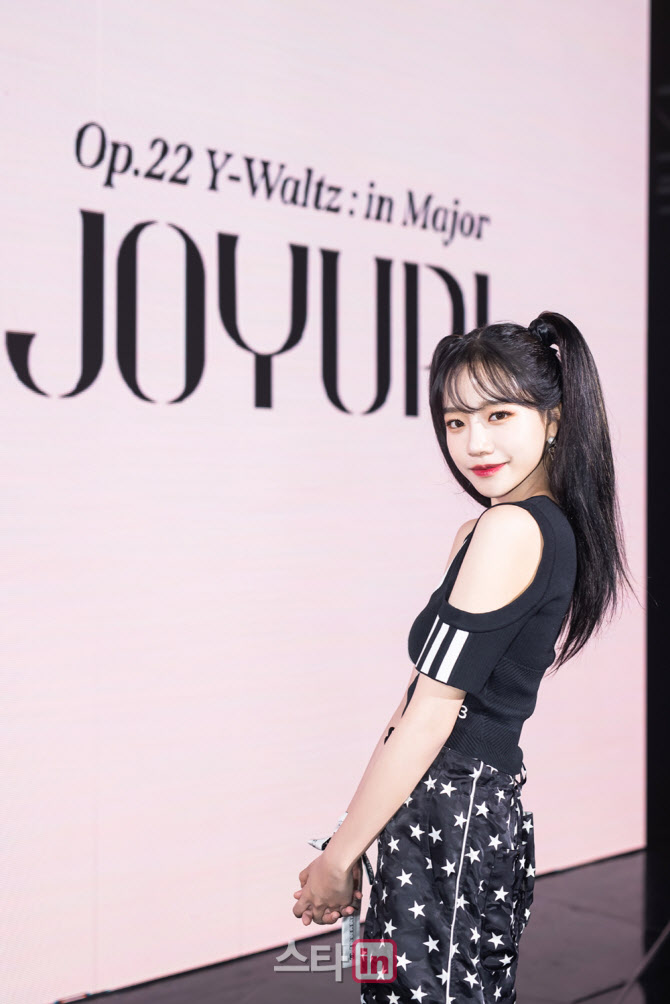 ‘컴백’ 조유리, 4일 ‘음악중심’ 스페셜 MC로 나선다