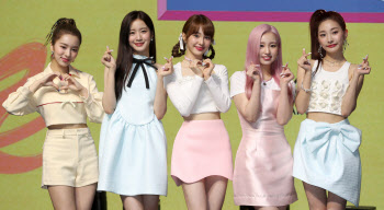 우아! "첫 미니앨범 발매 뿌듯… 자신있다"