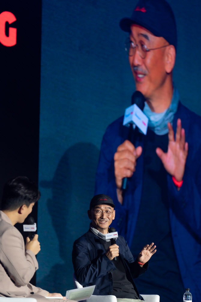 '욘더' 이준익 감독 "파라마운트+ 동시 공개, 두렵지만 기대 커"