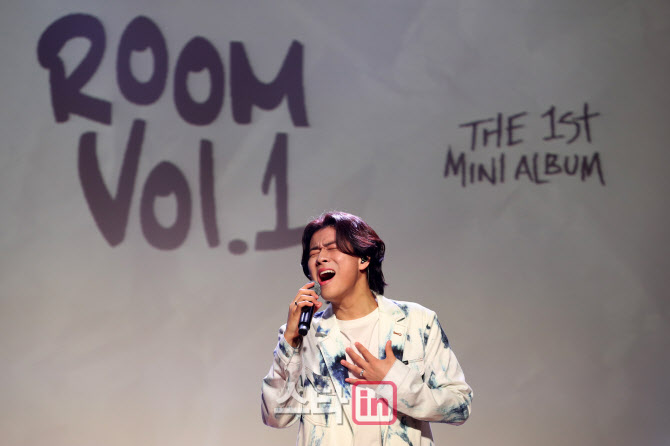 [포토]이무진, 첫번째 미니앨범 'Room Vol.1' 발매기념 쇼케이스