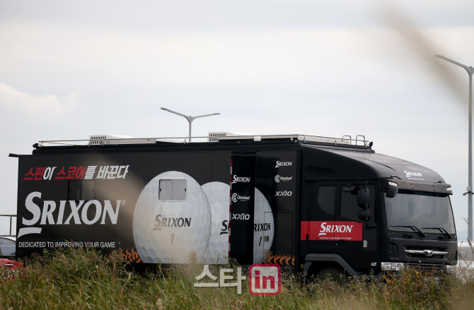 진화하는 스릭슨투어 "투어밴 지원에 정규투어처럼 54홀 경기"