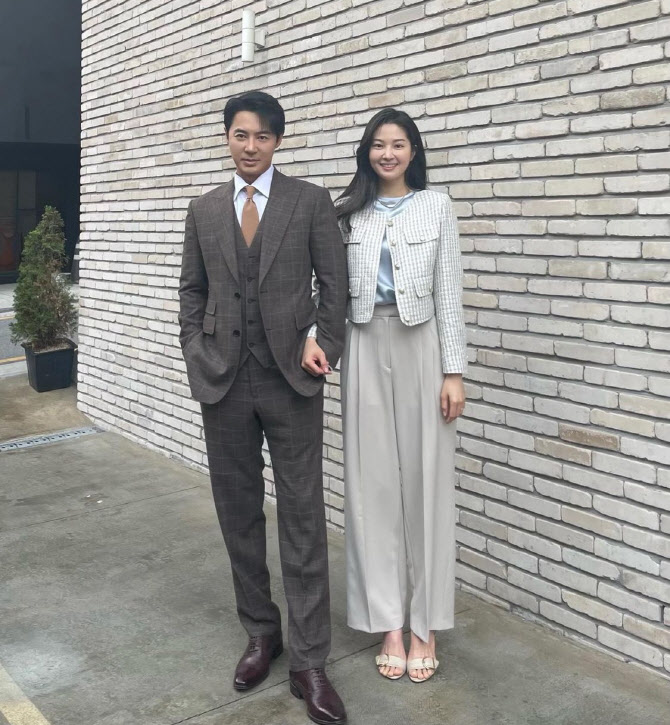 '전진♡' 류이서, 해킹당한 SNS 복구 "조심 또 조심"