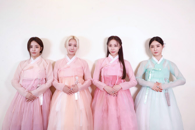 브레이브걸스·다크비 "귀성·귀경길 안전운전하세요"