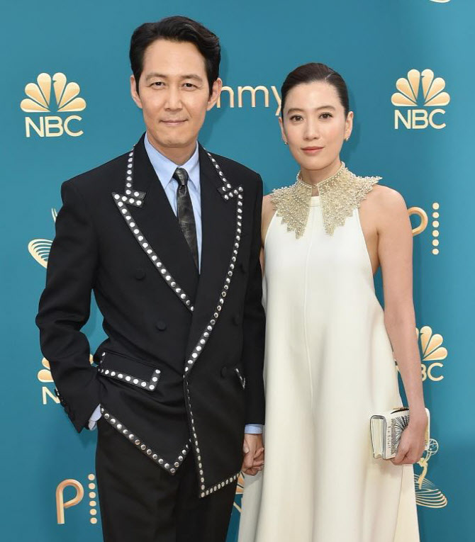 이정재, 연인 임세령부터 한국어 소감까지…'에미상' 화제의 중심