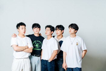 "다시 뛰자!" 밴드 몽돌, 경쾌한 신곡 '러닝' 발표