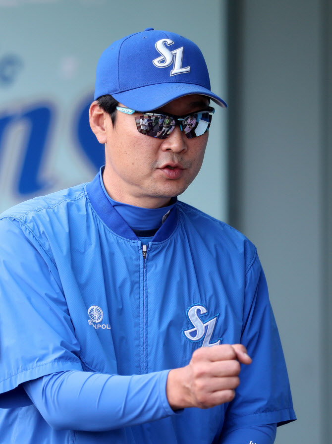 이승엽 감독 이끄는 두산, 김한수·고토·조성환 코치 영입
