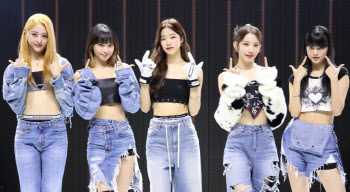 르세라핌 김채원·허윤진, 교통사고 부상 회복→23일 활동 재개