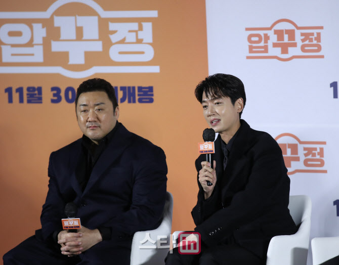 [포토]소감 밝히는 배우 정경호