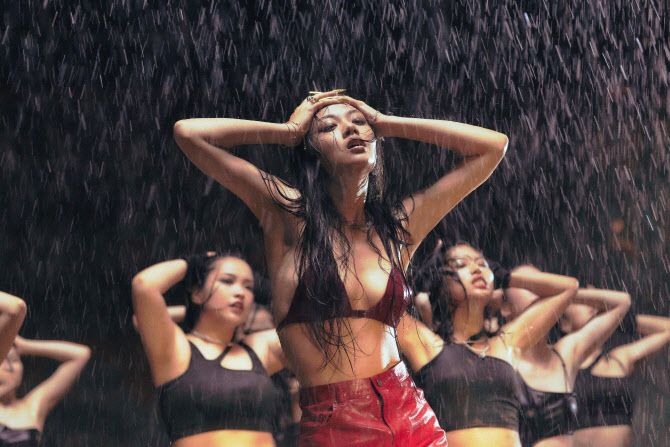 "신고 하면 감옥갈 일" 비비가 밝힌 '나쁜년' 비화