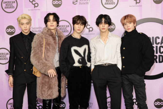 TXT, 데뷔 첫 'AMA' 참석… '페이보릿 K팝 아티스트' 수상 도전