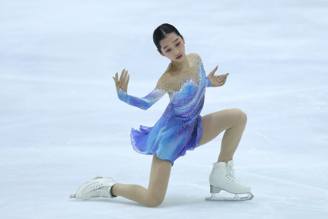 14세 피겨 샛별 신지아, 국가대표 선발 1차전 우승 ‘파란’