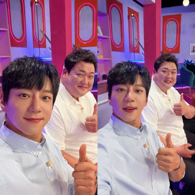 황치열, '불후의 명곡' MC 인증샷 공개