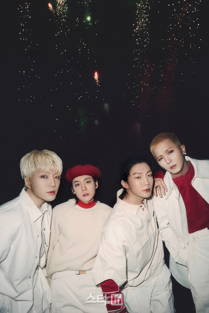 위너, 온라인 콘서트 열고 2022년 피날레 장식