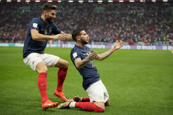 '이 보다 더 강한 잇몸' 프랑스, 역대 세 번째 월드컵 2연패 도전