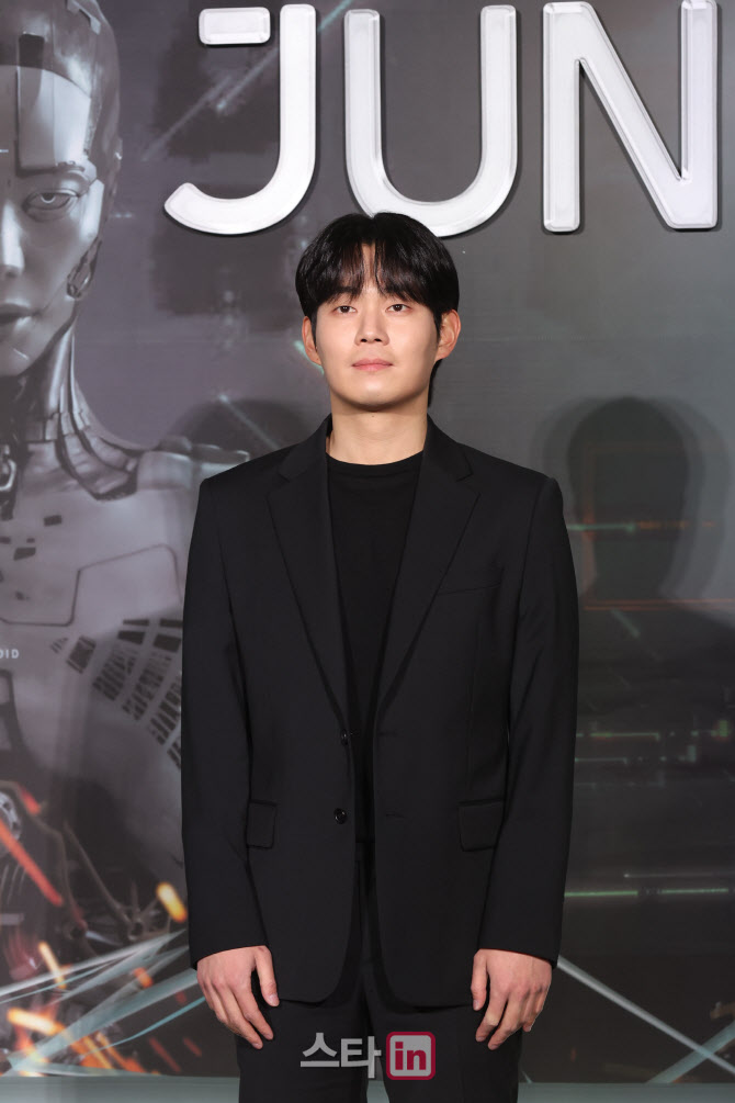 [포토]포즈 취하는 류경수